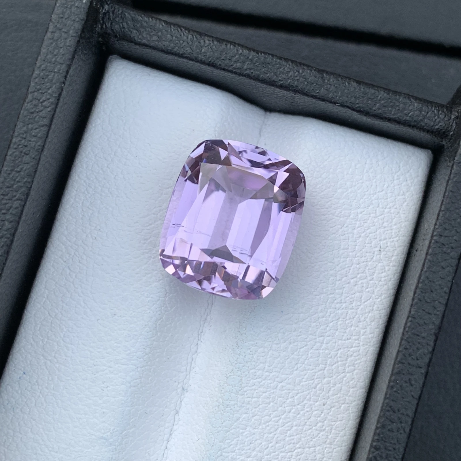 Natural Pink Kunzite 14.70 Carat Faceted Cushion Shape Loose Gemstone For Jewelry — view 5